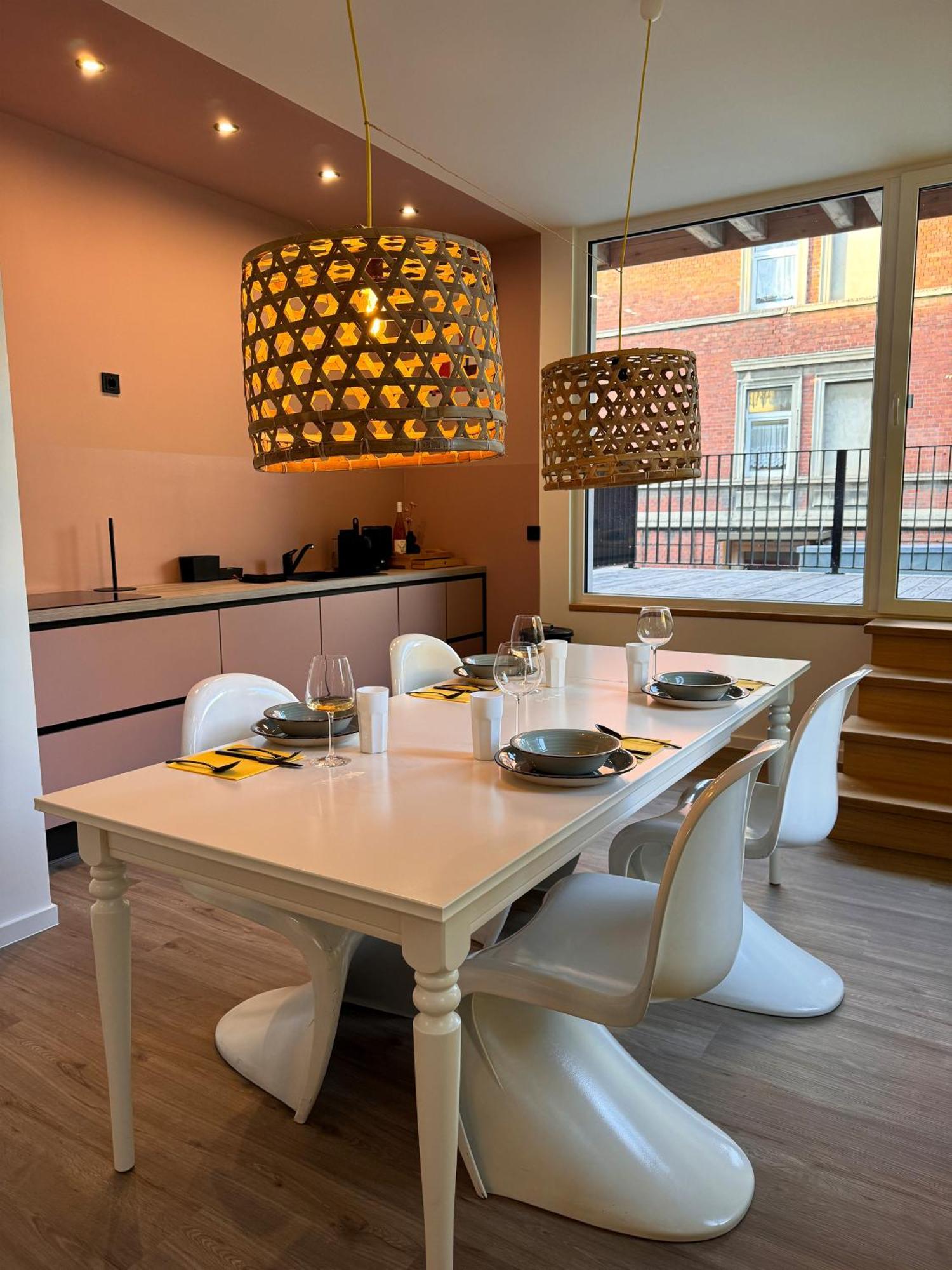 Carl Von Limone Apartment *