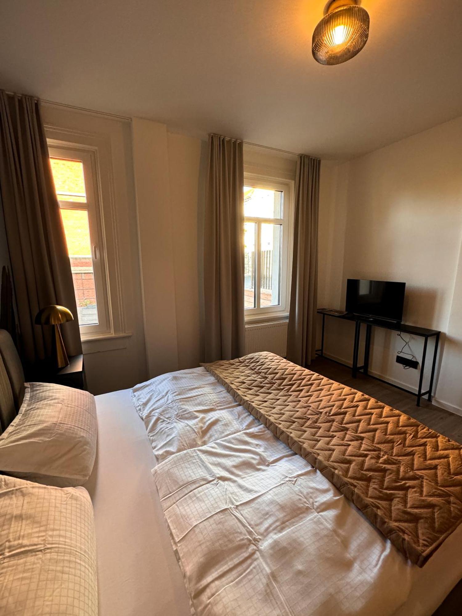 Carl Von Limone Apartment